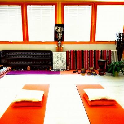 Preparación del espacio para una sesión individual de Yoga Terapia